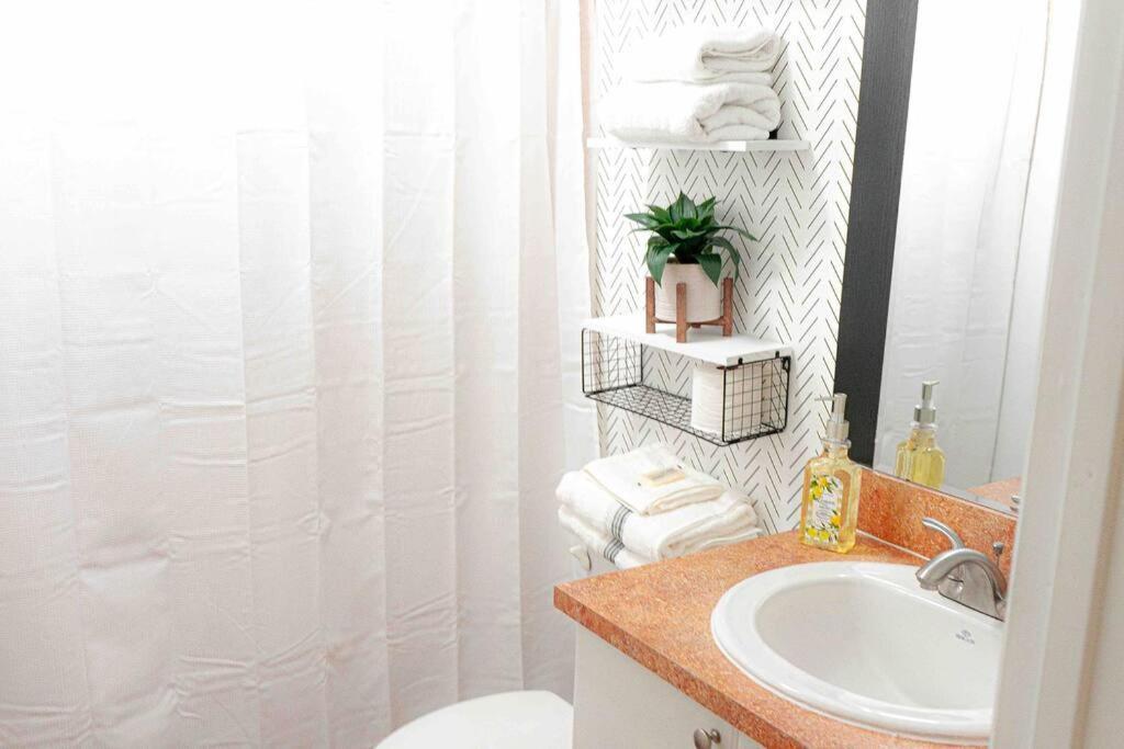 Newly Renovated Condo 5 Min From Airport Miami Exteriér fotografie
