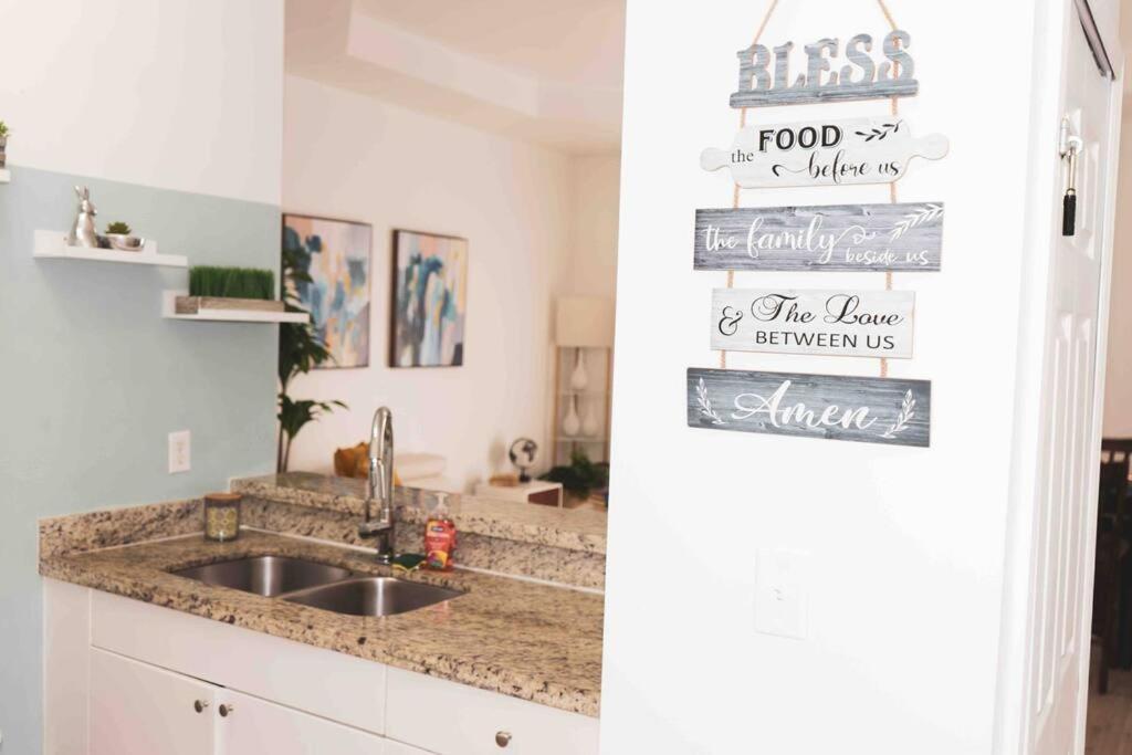 Newly Renovated Condo 5 Min From Airport Miami Exteriér fotografie