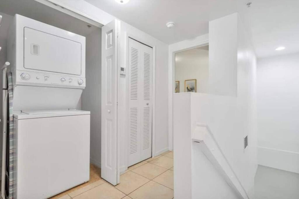 Newly Renovated Condo 5 Min From Airport Miami Exteriér fotografie